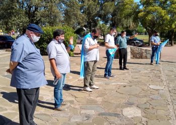 Vecinos de Tornquist se sumaron a la movilización nacional en favor de “Las Dos Vidas” (Videos y fotos)