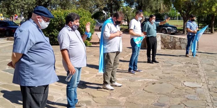 Vecinos de Tornquist se sumaron a la movilización nacional en favor de “Las Dos Vidas” (Videos y fotos)
