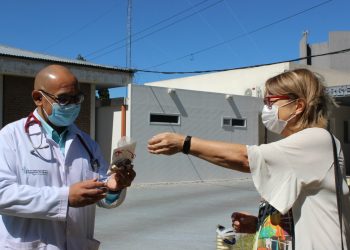 La Asociación Española entregó reconocimientos a los agentes de salud (video, fotos y notas)