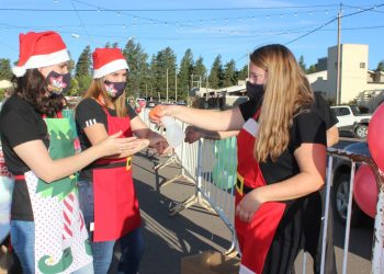 Cumpliendo con todos los protocolos Papá Noel llegó al Barrio Marengo y generó ciento de sonrisas (videos en vivo, notas y fotos de CELTTV Noticias)