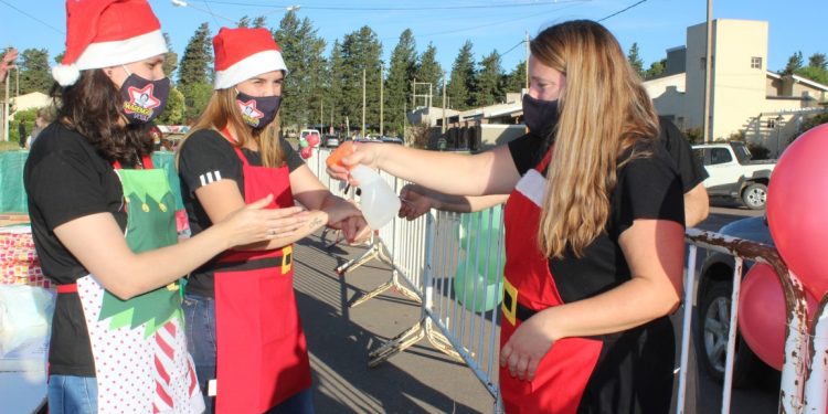 Cumpliendo con todos los protocolos Papá Noel llegó al Barrio Marengo y generó ciento de sonrisas (videos en vivo, notas y fotos de CELTTV Noticias)