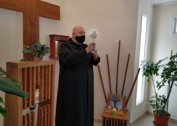 Entronización del Santísimo en la Capilla del Hospital Municipal Dr. Alberto Castro