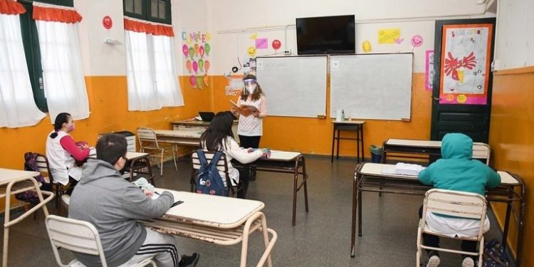 El Gobierno bonaerense definió cómo será el protocolo para la vuelta a las clases