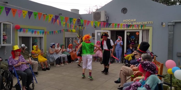Carnaval en el Hogar de Ancianos “Adela Frizza”