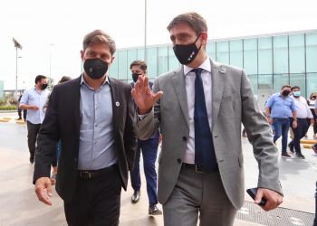 AVELLANEDA: Kicillof participó del lanzamiento de un programa de beneficios de YPF para la comunidad educativa