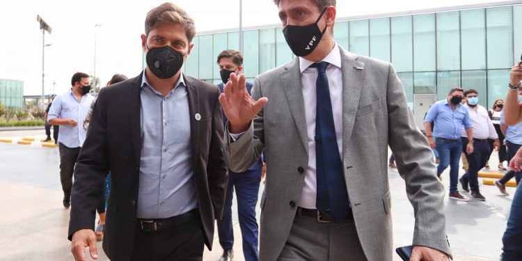 AVELLANEDA: Kicillof participó del lanzamiento de un programa de beneficios de YPF para la comunidad educativa