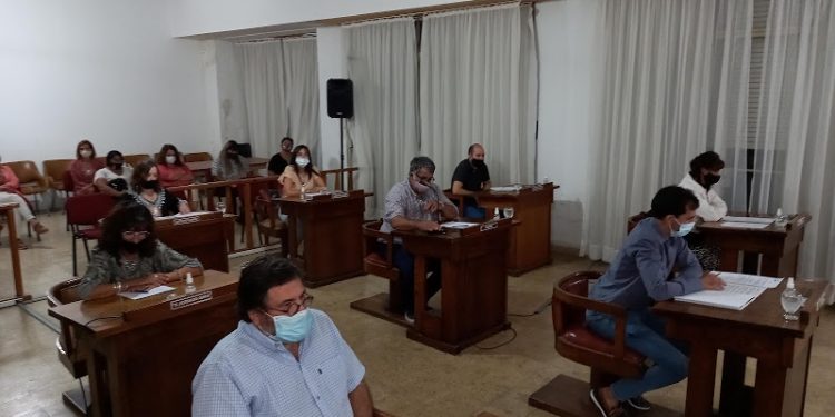 HCD: Solicitan al Ejecutivo una investigación luego de los reclamos vecinales por las situaciones en el hospital municipal (videos, fotos y alocuciones)