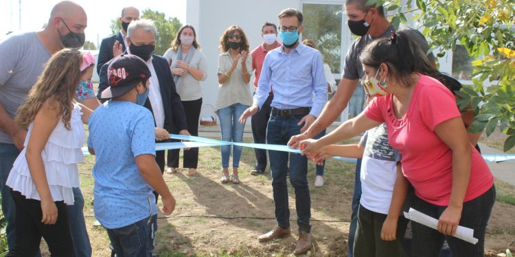 En un día histórico, Sergio Bordoni entregó 17 viviendas en Chasicó (fotos y agrega videos y notas)