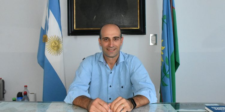 Sebastián Bassi asumió como intendente interino de Tornquist
