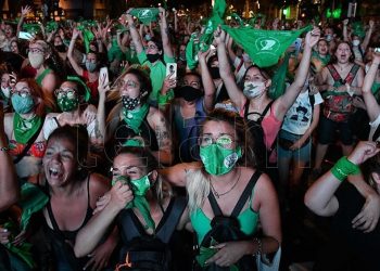 Argentina conmemora el Día de la Mujer con una agenda en tensión, centrada en la IVE y el femicidio