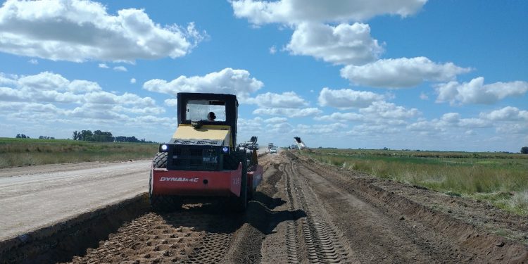 CONTINÚAN A BUEN RITMO LOS TRABAJOS EN EL ALTEO ENTRE CASBAS Y GARRE