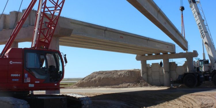 Continúan a buen ritmo los trabajos en la autopista de la Ruta 33 entre Bahía Blanca y Tornquist (Fotos, notas y videos)