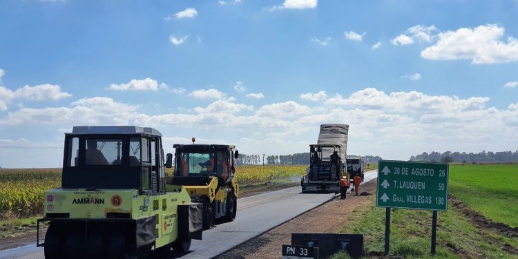 CONTINÚAN LOS TRABAJOS DE REPAVIMENTACIÓN EN LA RN 33 ENTRE ESPARTILLAR Y TRENQUE LAUQUEN
