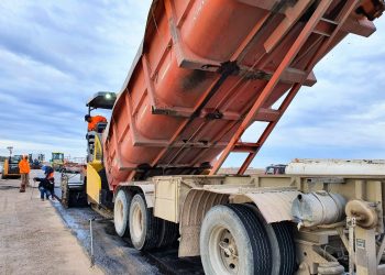 VIALIDAD NACIONAL COMENZÓ LA PAVIMENTACIÓN DEL ALTEO EN LA RN 33 ENTRE CASBAS Y GARRE