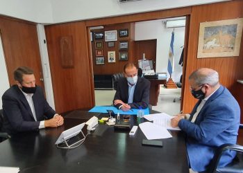 Bordoni firmó convenio para concretar una histórica obra de pavimentación en Chasicó