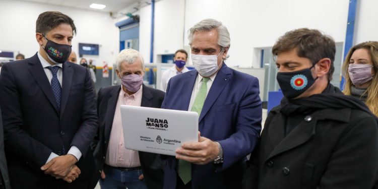 El Presidente anunció la entrega de netbooks a estudiantes: “Nuestro deber es que todas las chicas y chicos tengan acceso a la educación”