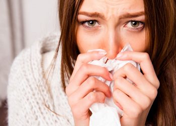 Agregaron la rinitis y la congestión nasal como síntomas sospechosos de coronavirus