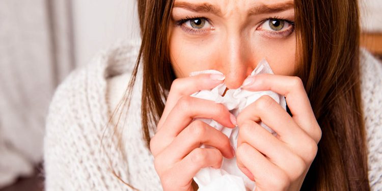 Agregaron la rinitis y la congestión nasal como síntomas sospechosos de coronavirus