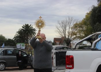 Procesión de Corpus Christi “Ante tanto dolor y angustia, la parte espiritual es fundamental” (fotos, videos y nota de CELTTV Noticias)