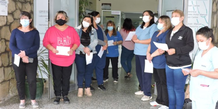 17 agentes municipales recibieron su diploma de Mucama de Establecimientos de Salud