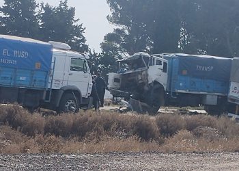 Una persona herida tras el choque de dos camiones en la Ruta 33