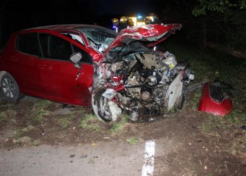 Tres personas heridas en un choque frontal en la Ruta 76, cerca del ingreso a Las Vertientes