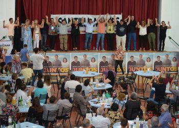 Juntos realizó una concurrida cena y se recordó el 38º aniversario del triunfo de Alfonsín en las urnas (Videos y notas)