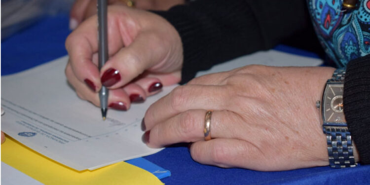 Familias de Tornquist firmarán las escrituras de sus viviendas