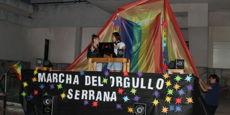 Se realizó en Tornquist la Primer Marcha del Orgullo Serrana