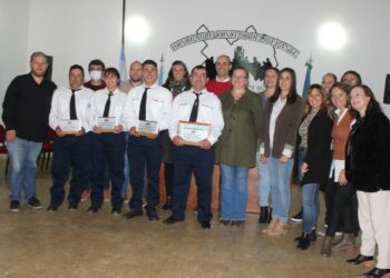 Sesión extraordinaria del HCD. y reconocimiento a Bomberos de Saldungaray que prestaron servicio en los incendios de Corrientes (VIDEOS Y FOTOS)