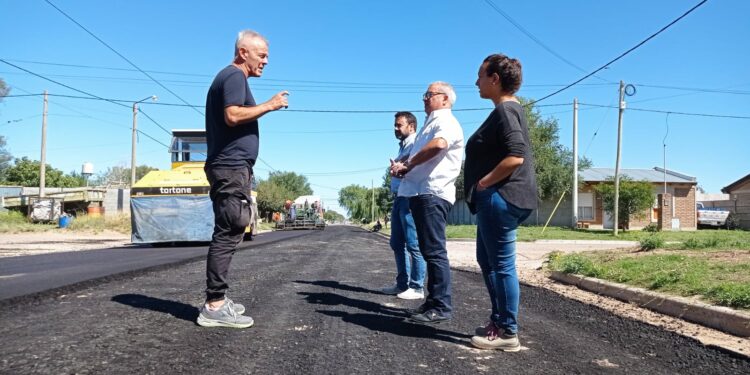 Avanza la obra de pavimentación de calles del sector sur de Tornquist