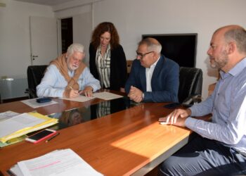 Firma de escritura y avances de Bordoni para la construcción de la terminal de ómnibus en Sierra de la Ventana