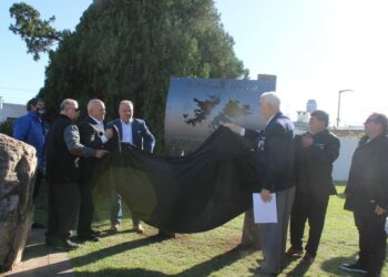 Emotivo acto, en homenaje a los veteranos y caídos en la Guerra de Malvinas (fotos y videos)