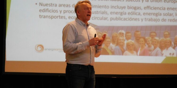 Tornquist tuvo una importante jornada sobre energías renovables a cargo de un experto de la Unión Europea
