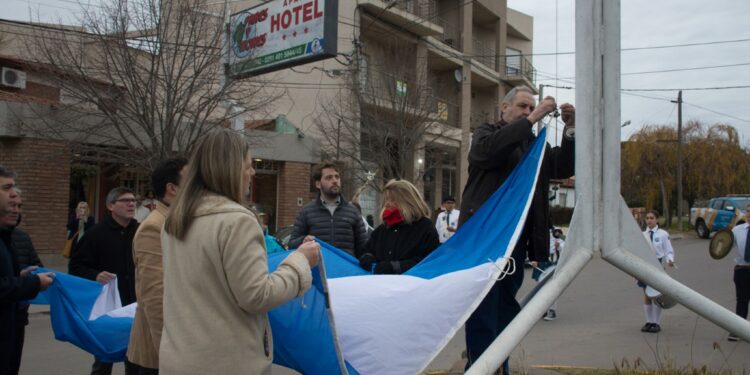 Se conmemoró en Sierra de la Ventana el Día de la Bandera