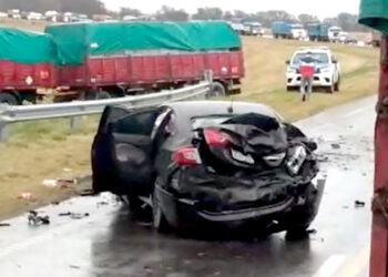 Cuatro camiones y un auto involucrados en un choque en cadena en la ruta 33