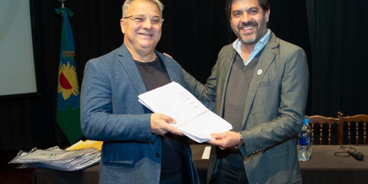 46 vecinos recibieron la escritura de sus viviendas