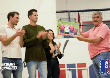 Nueva indumentaria y reconocimientos, en una noche especial para los chicos de Automoto