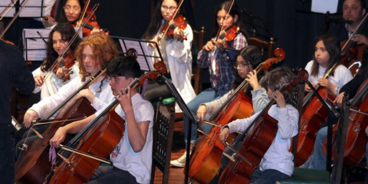 La Orquesta Escuela realizó un concierto en el Teatro Funke (videos, fotos y nota)La Orquesta Escuela realizó un concierto en el Teatro Funke (videos, fotos y nota)