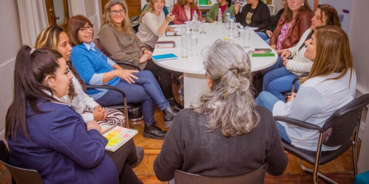 La Directora Regional del Ministerio de Las Mujeres, Políticas de Gènero y Diversidad Silvia Zaballa se reunió con la ministra Estela Diaz