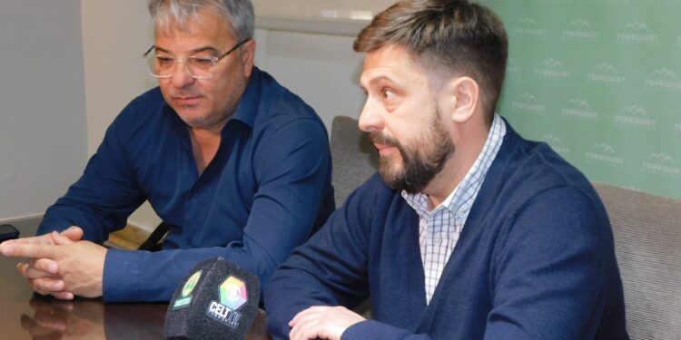 El ocupante del predio del Club Hotel deberá retirar un alambrado colocado ilegalmente (fotos y videos)