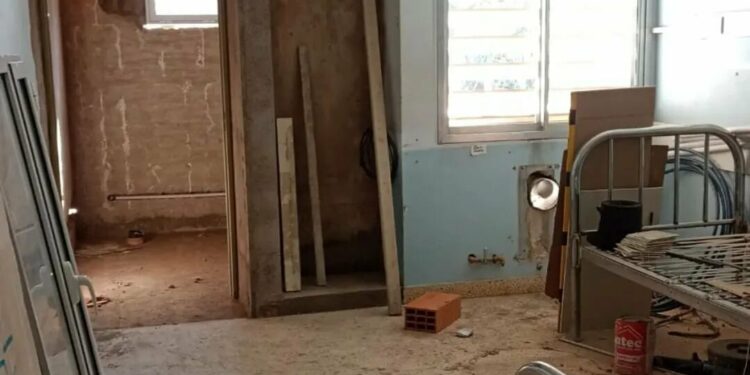 Avanza la refacción de habitaciones en el Hospital Municipal ‘Dr. Alberto Castro’