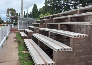 Continuan las obras en la cancha de hockey del Club Unión
