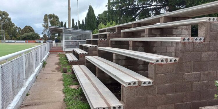 Continuan las obras en la cancha de hockey del Club Unión