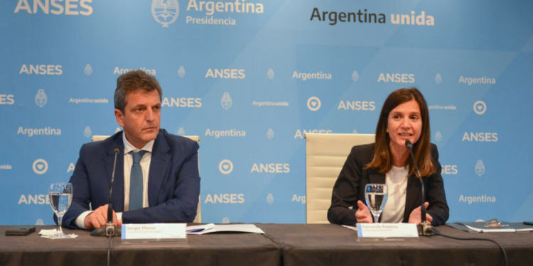 Raverta y Massa anunciaron aumento por movilidad y niguna jubilación quedará por debajo de los 60 mil pesos