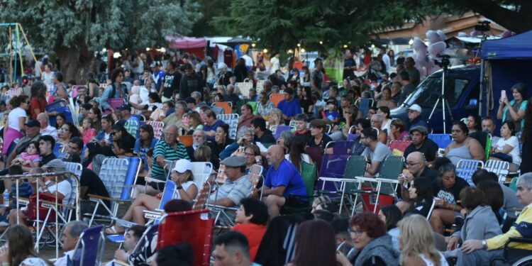 Una multitud disfrutó en Villa Ventana de la 31° Fiesta Provincial de las Golondrinas
