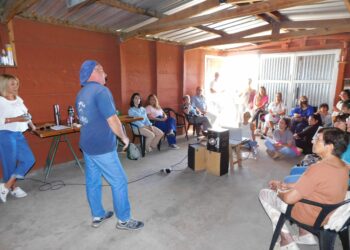 El municipio encabezó un encuentro sobre los beneficios de la equinoterapia en adultos mayores