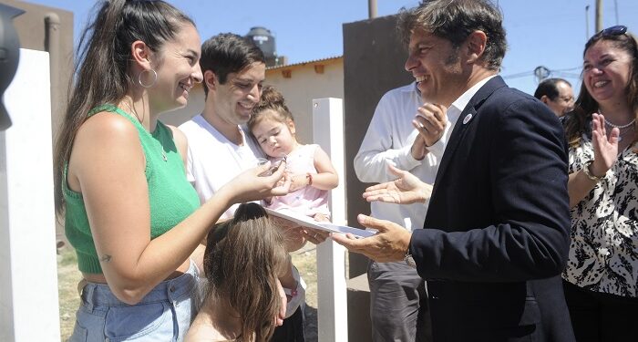 BAHÍA BLANCA Kicillof entregó 25 viviendas y 425 escrituras gratuitas