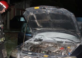 Principio de Incendio en un vehículo