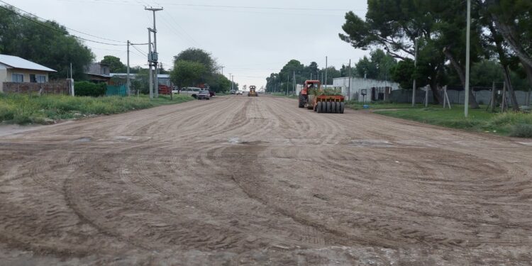 Avanzan tareas de mantenimiento de calles en diferentes sectores de Tornquist